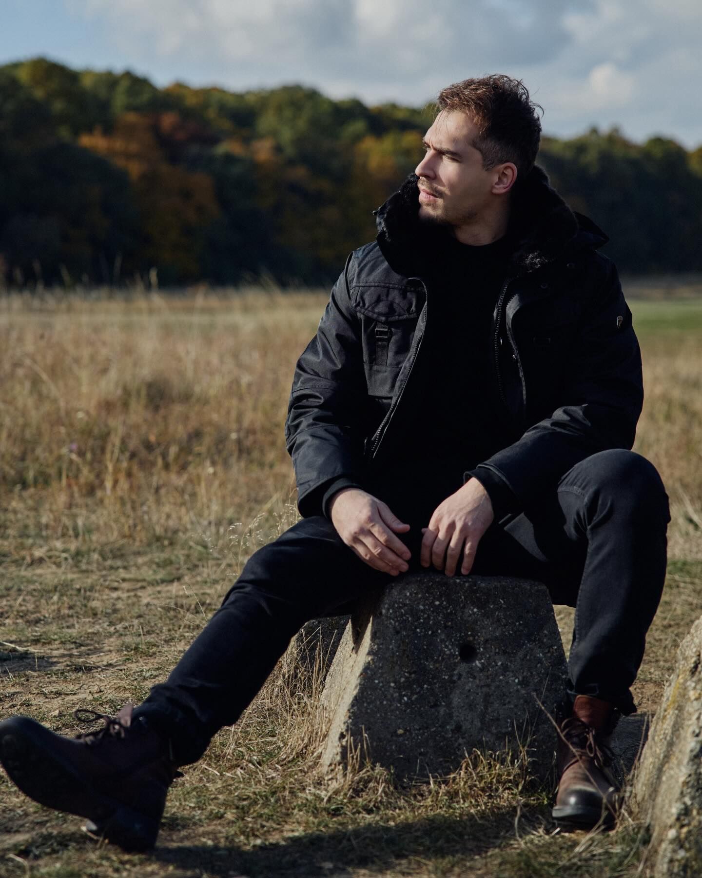 Innovatív anyagok, vízlepergető külső és meleg, kényelmes bélés. Mindez kompromisszumok nélkül. Válaszd a kabátot, ami stílusban és teljesítményben is kiemelkedik. #wellensteyn #wellensteynhungary #divat #ruha #outfit #fashion #womensfashion #mensfashion #newseason #newcollection #újkollekció #winterfashion