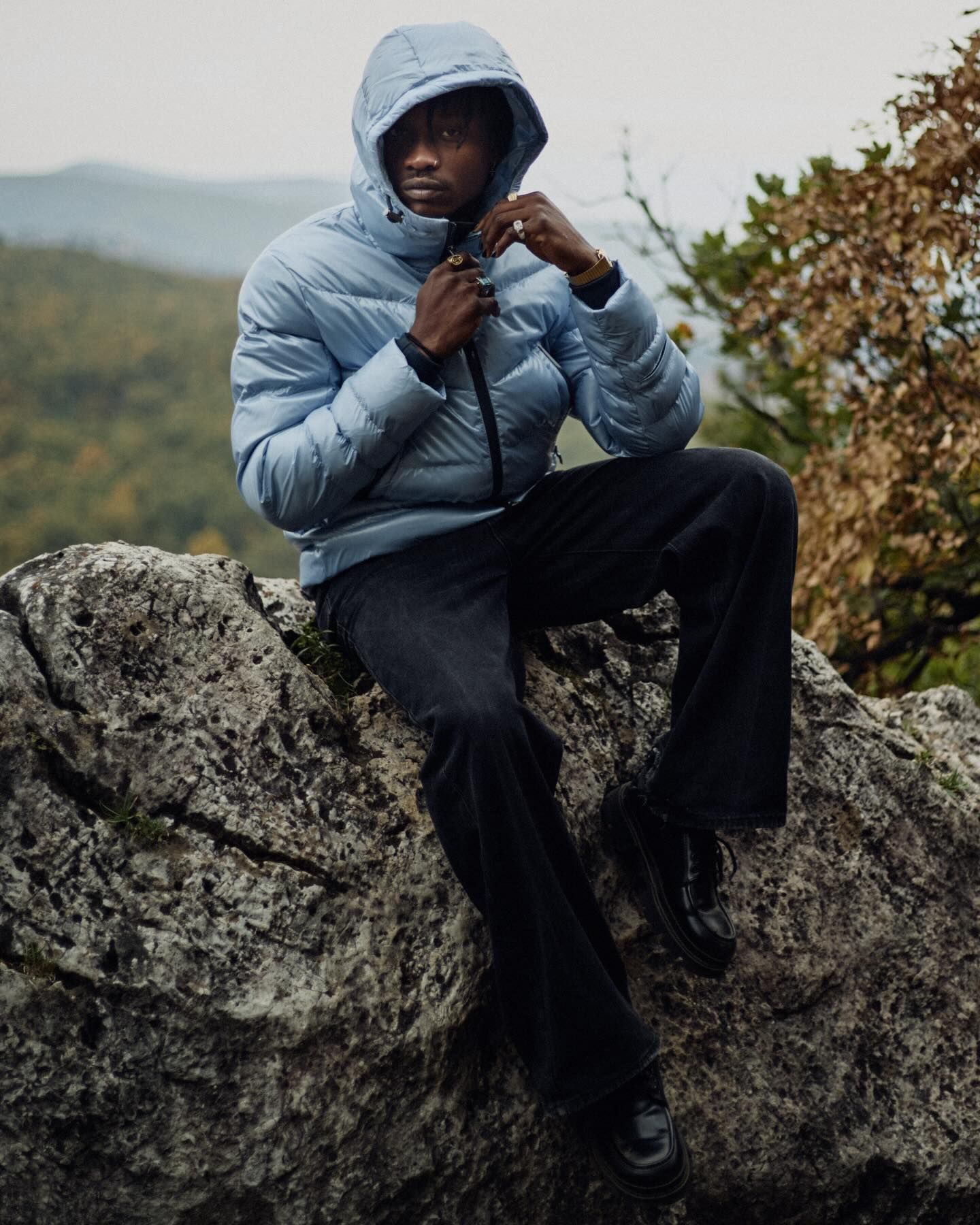 Új modell a kollekcióban: Phantor! Két színben is elérhető: fekete és skyblue.◾️🟦 A márka jellegzetes funkcionalitását hozza: – kétirányú cipzár – levehető kapucni – belső és külső praktikus zsebek – lélegző, szélálló, steppelt kialakítás Próbáld fel személyesen vagy rendeld meg online! #wellensteyn #wellensteynhungary #divat #ruha #outfit #fashion #womensfashion #mensfashion #newseason #newcollection #újkollekció #winterfashion #télikabát #winterjacket